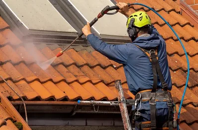 Démoussage et hydrofuge de toiture à Servilly